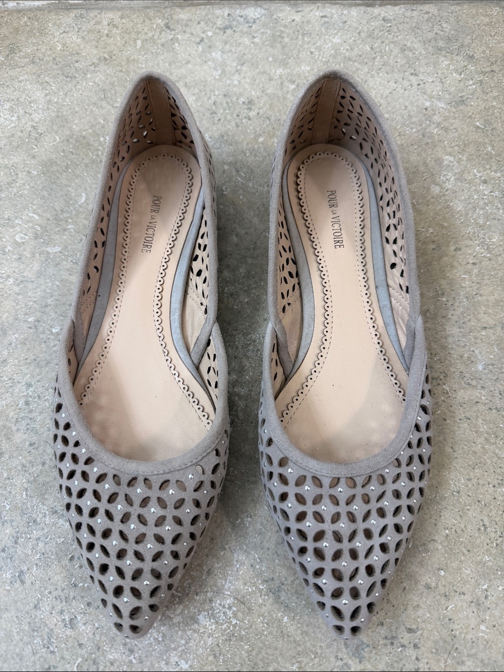 Pour La Victoire Grey Laser-Cut Pointed Flats NWOT